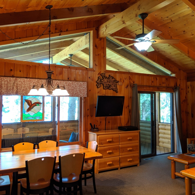 Cabin 10 - Deerfoot Lodge & Resort